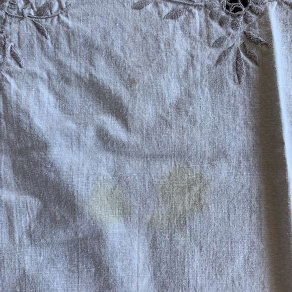 Table Cloths - Picture 5 of 8